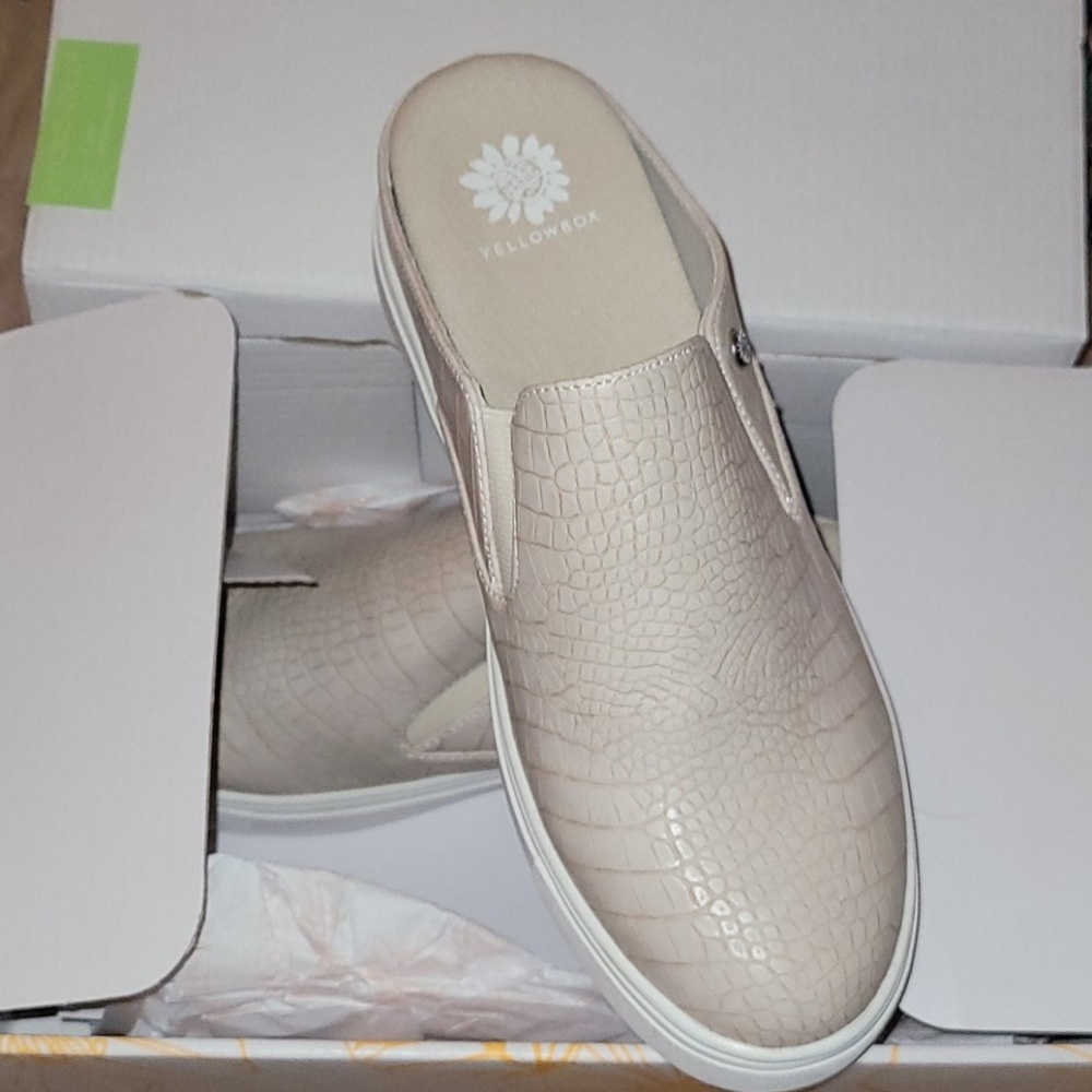 Ivory slip on mules Yellowbox